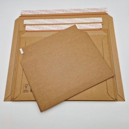pochette carton avec bande adhésive : 25x36 cm